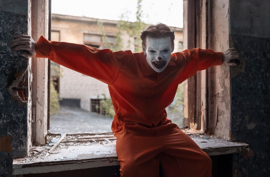 Scary Movie 6: The Wayans Brothers Return to Cross Every Line Scary Movie 6